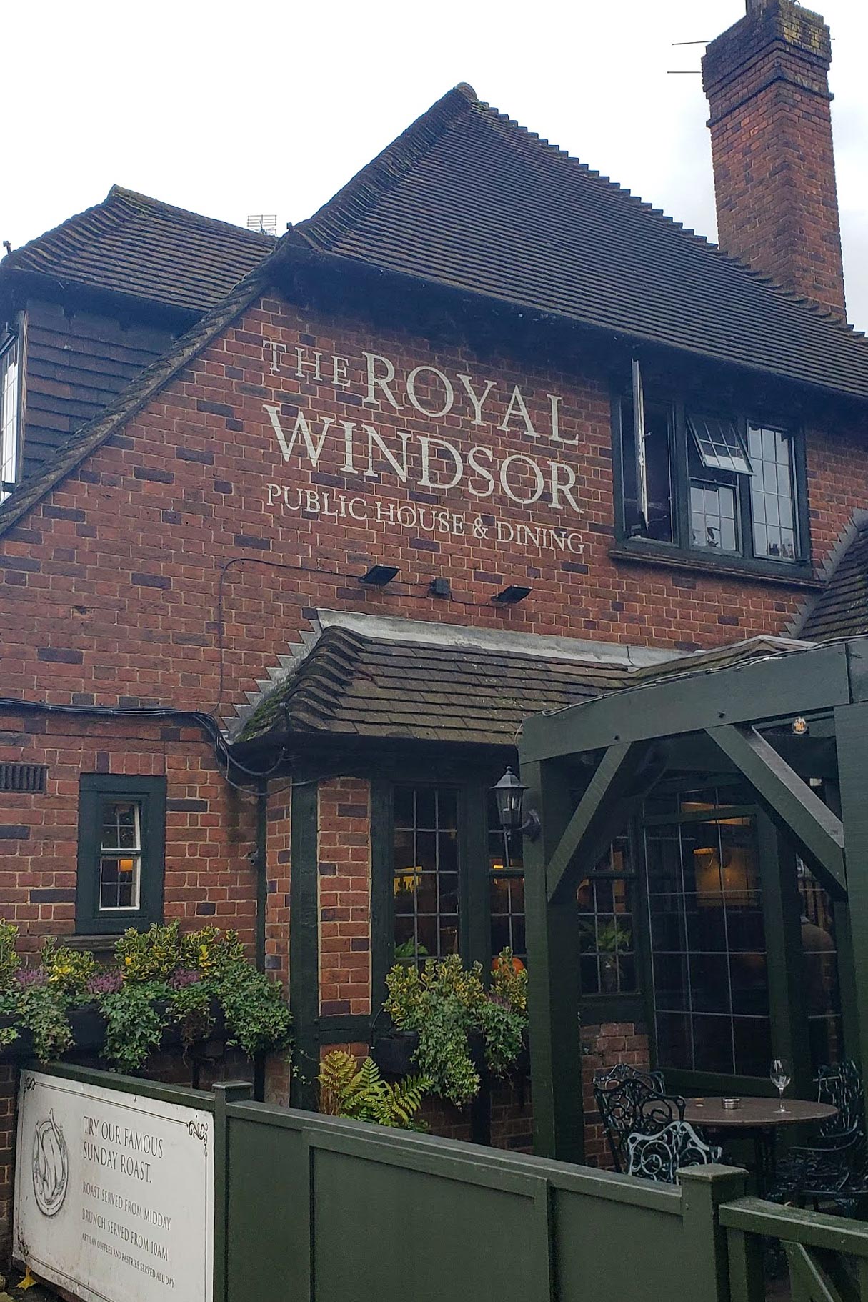 The royal windsor public house and dining